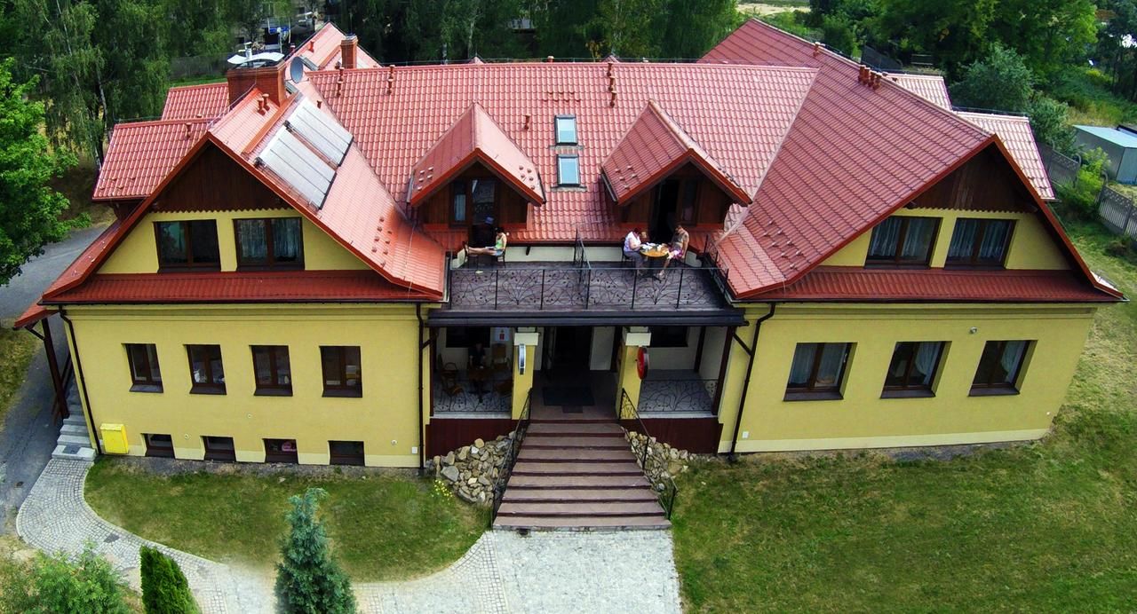Отели типа «постель и завтрак» Pensjonat Lew Jaskiniowy Строне-Слёнске